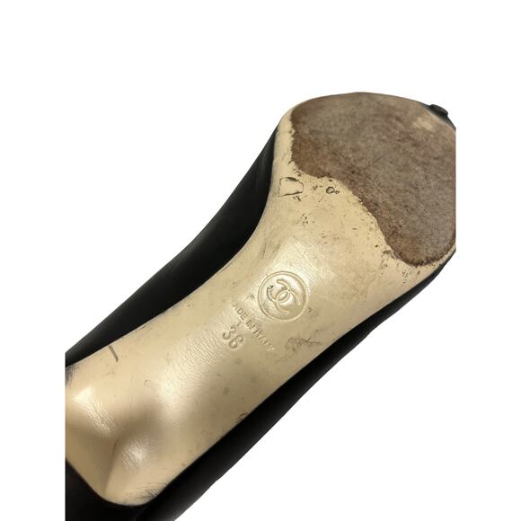 CHANEL Black Leather Cap Toe Pointy Gold CC Pearl Pumps Heels Size EU 38 US 8 - Picture 8 of 10